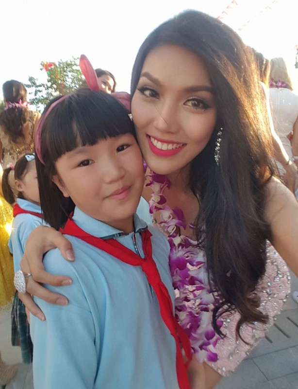 Lan Khue noi bat o tiec chao mung Miss World 2015-Hinh-4